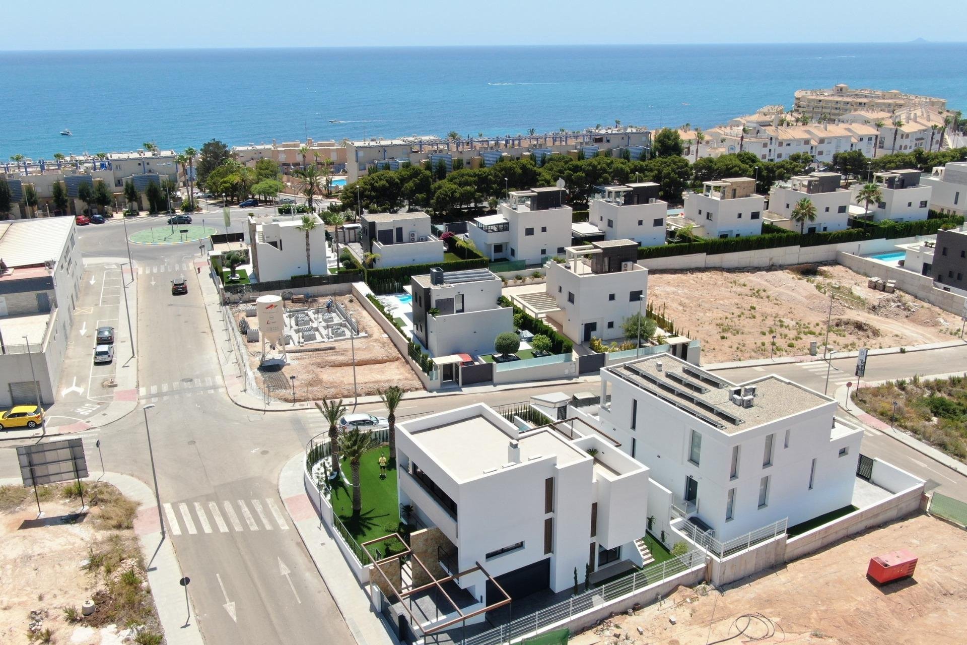 Nýbygging - Einbýlishús -
Orihuela Costa - Campoamor