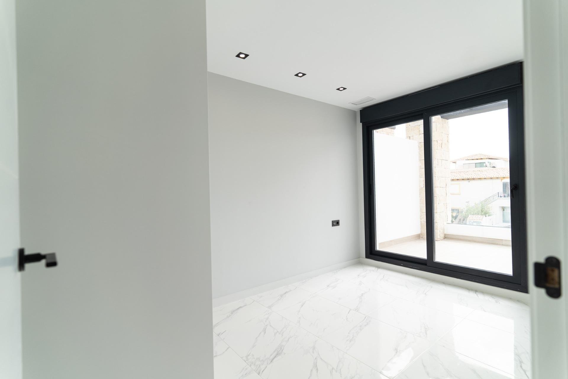 Nýbygging - Einbýlishús -
Orihuela Costa - Punta Prima