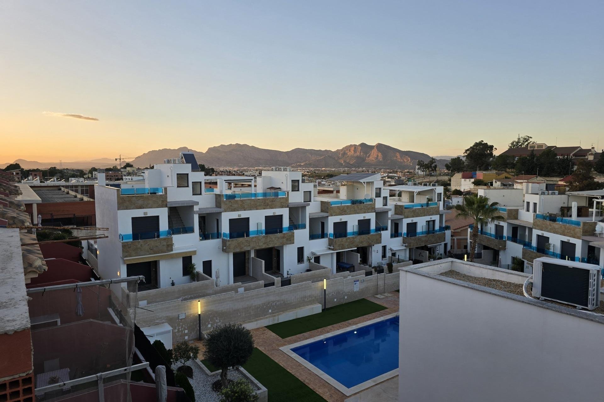 Nýbygging - town house -
Bigastro - pueblo