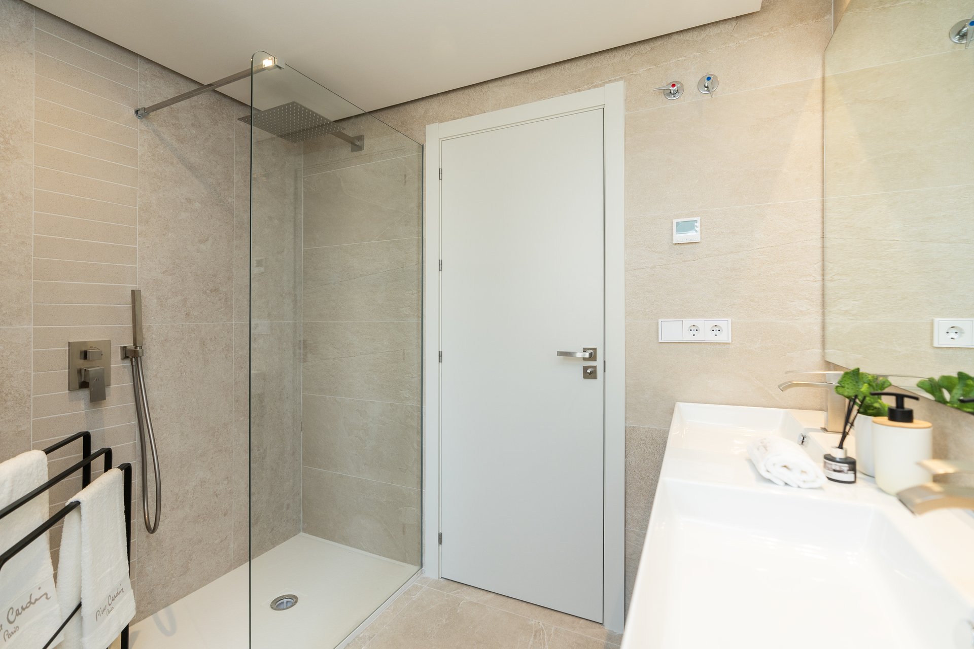 Obra nueva - Apartamento -
Benahavís