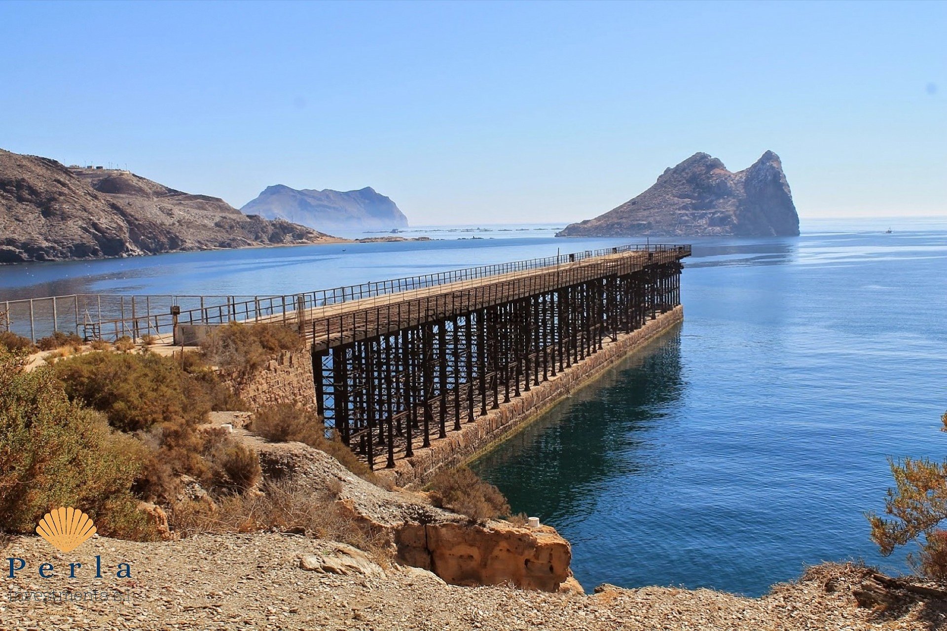 Obra nueva - Ático -
Áquilas