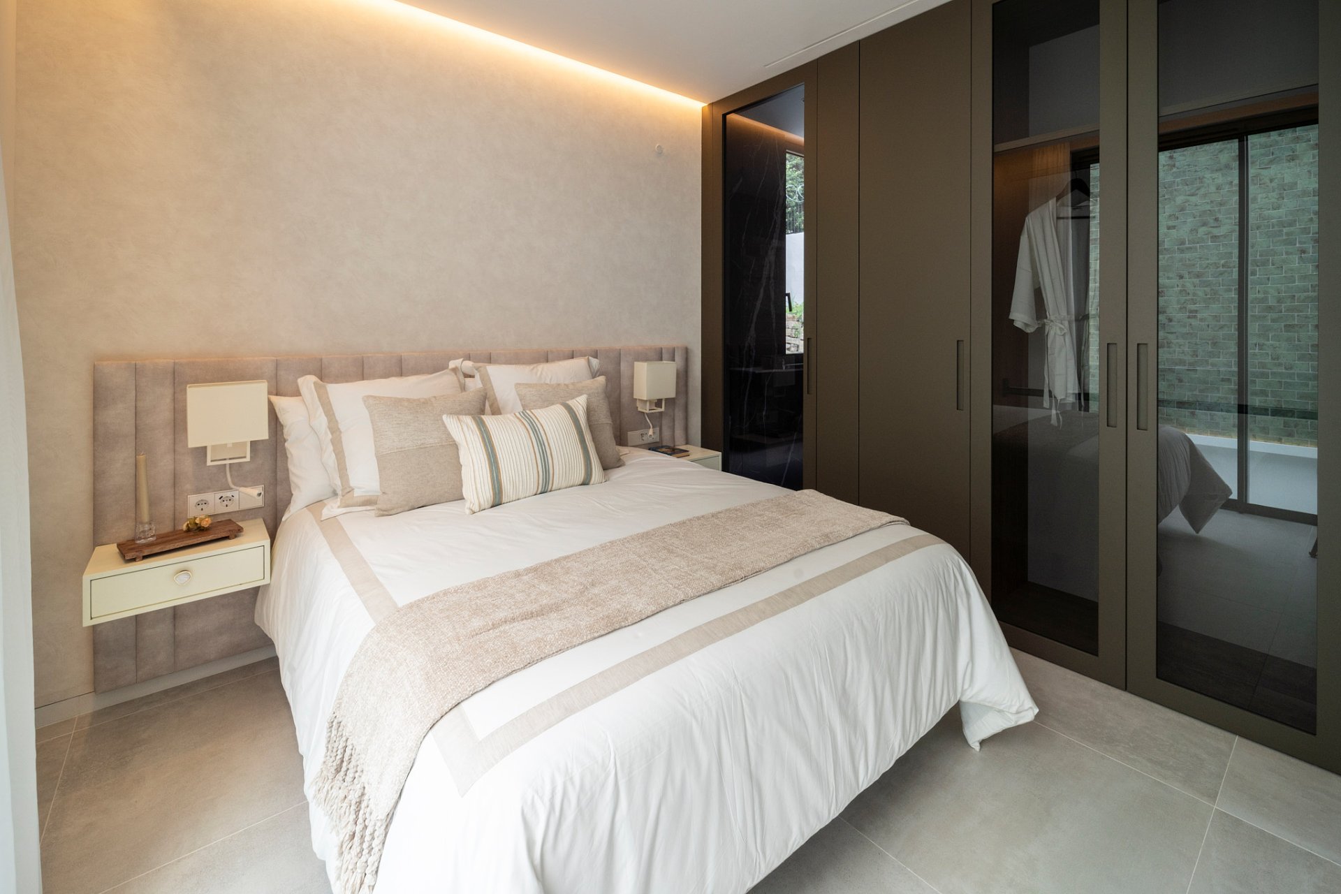 Obra nueva - Villa -
Benahavís