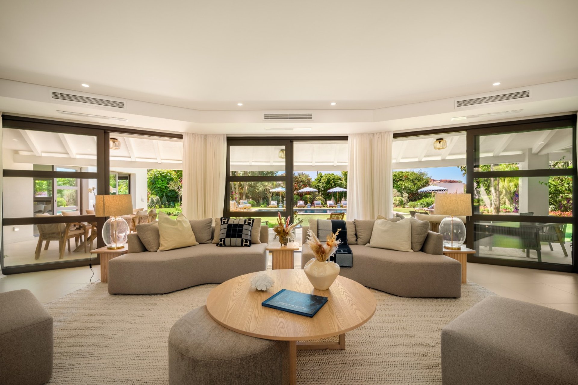 Obra nueva - Villa -
Marbella