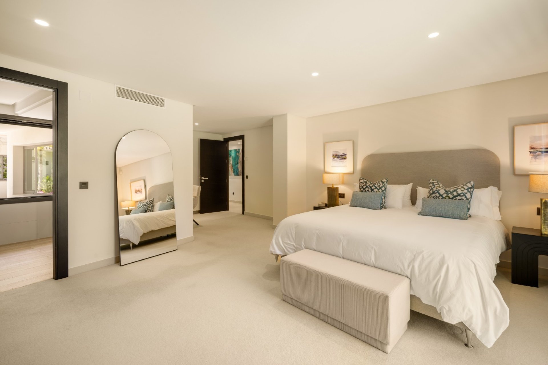 Obra nueva - Villa -
Marbella