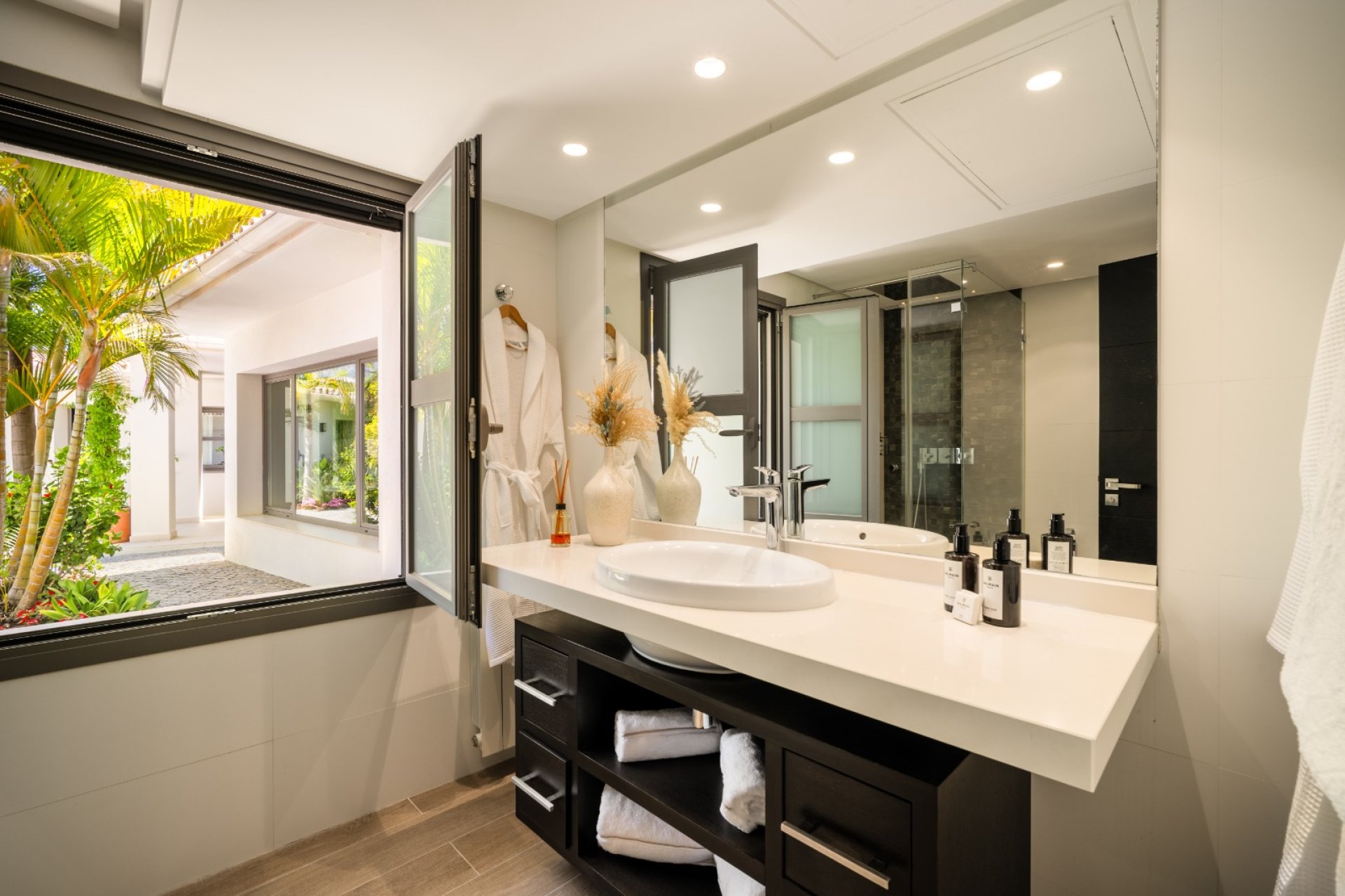 Obra nueva - Villa -
Marbella