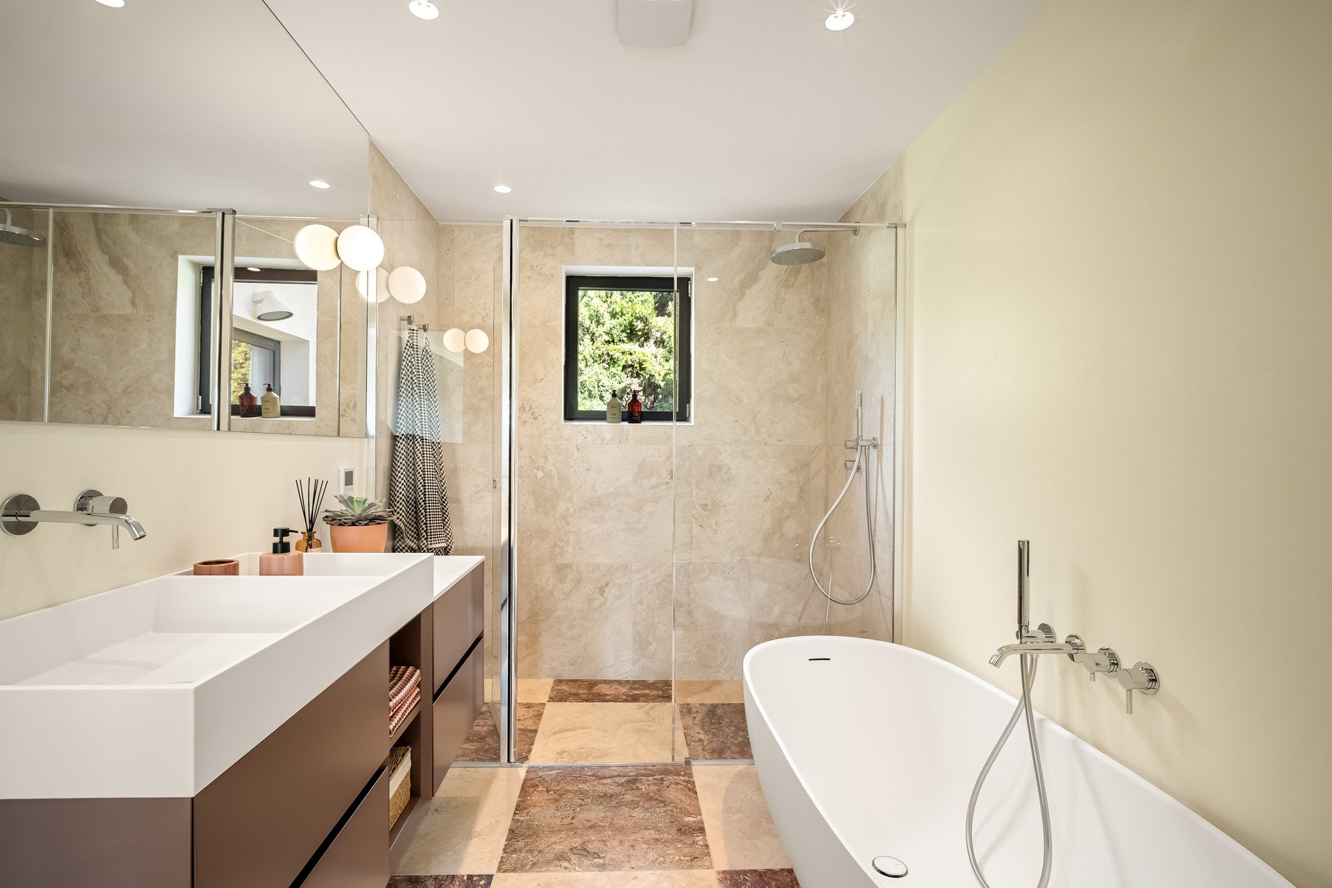 Obra nueva - Villa -
Marbella