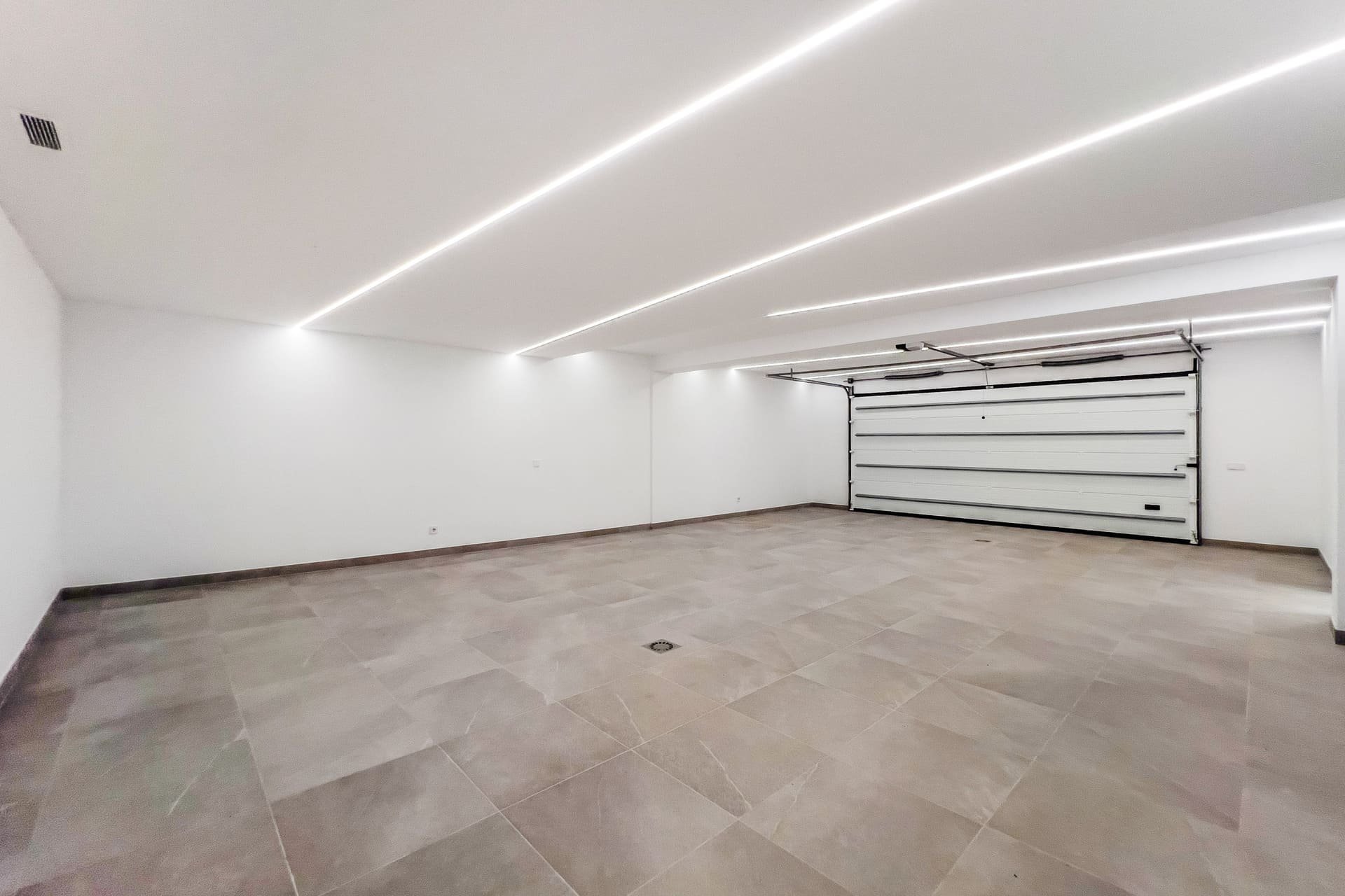 Obra nueva - Villa -
Marbella