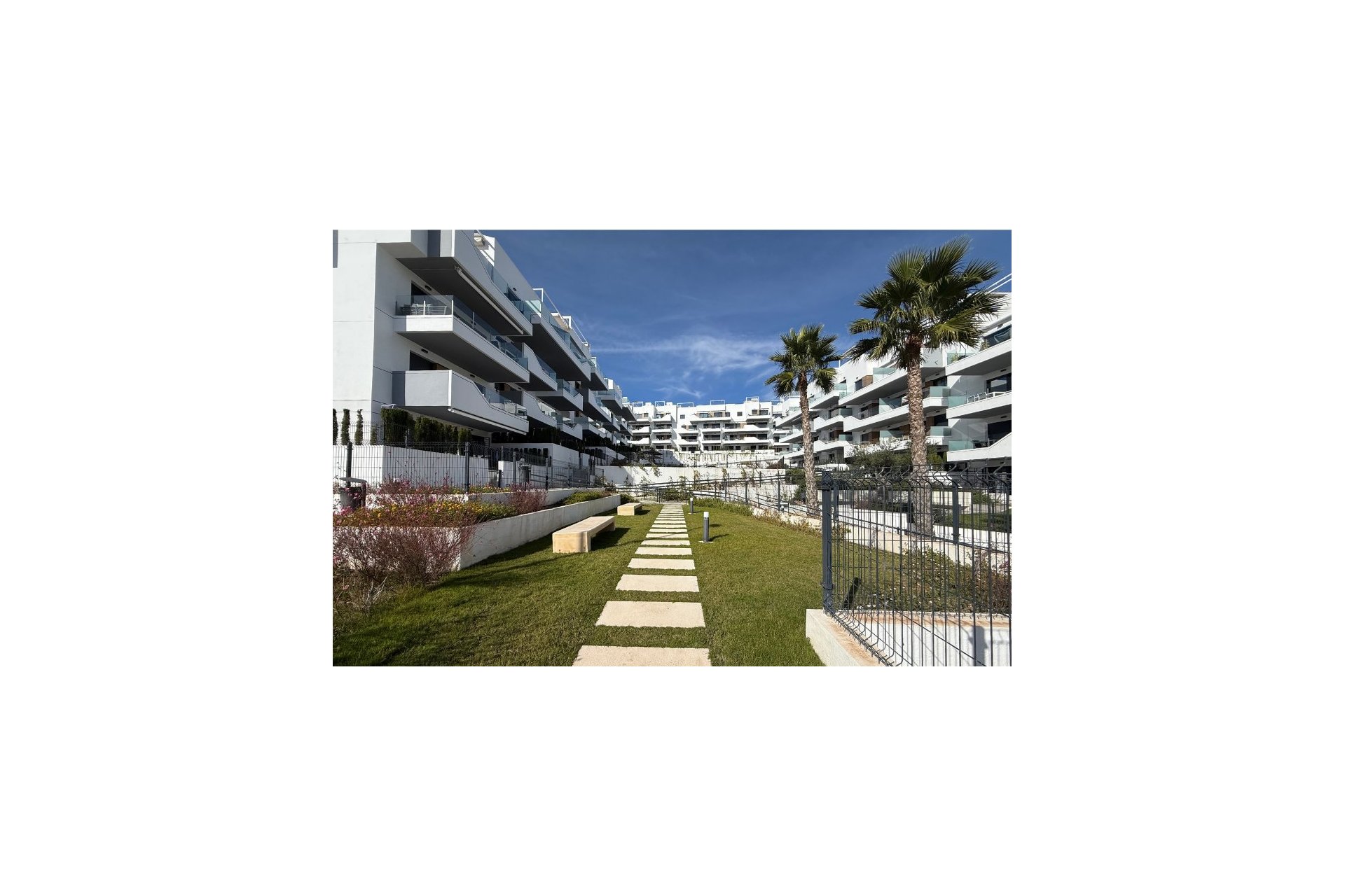 Resale - Apartment -
Villamartin