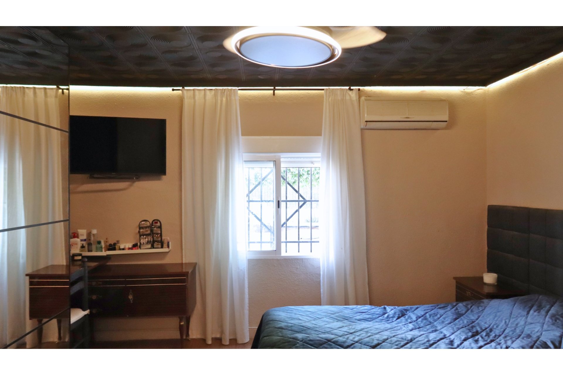 Resale - Semi Detached Villa -
Crevillente