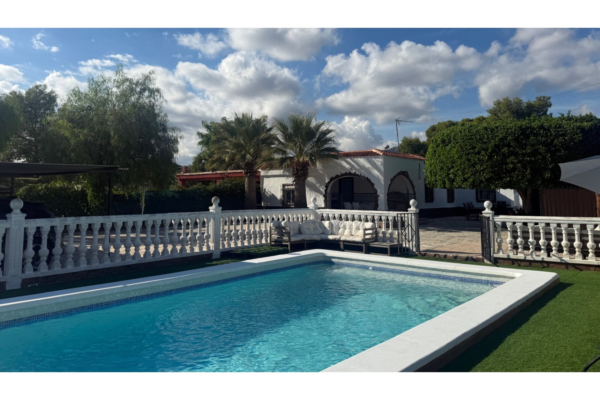 Resale - Semi Detached Villa -
Crevillente