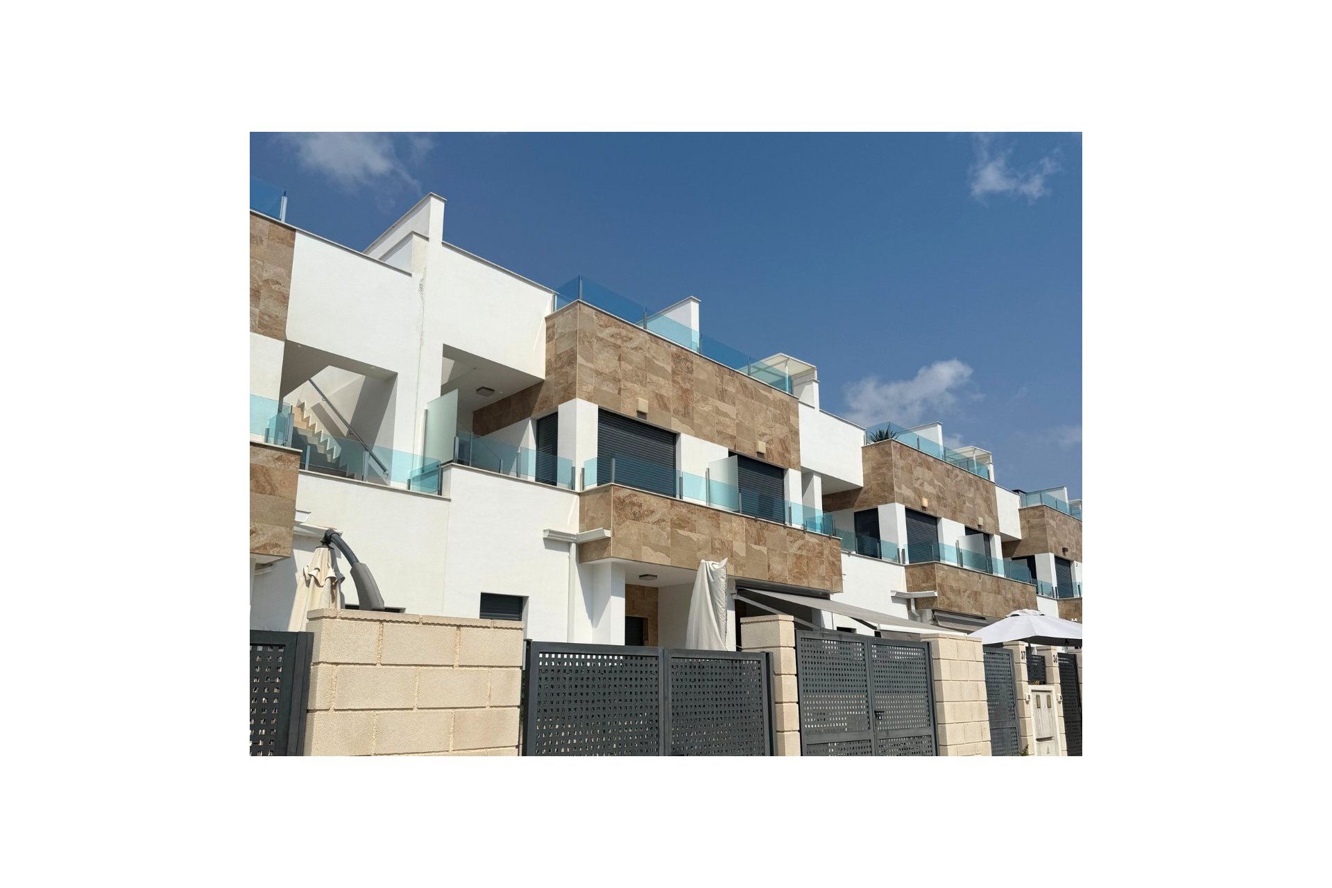 Resale - Townhouse -
Playa Flamenca