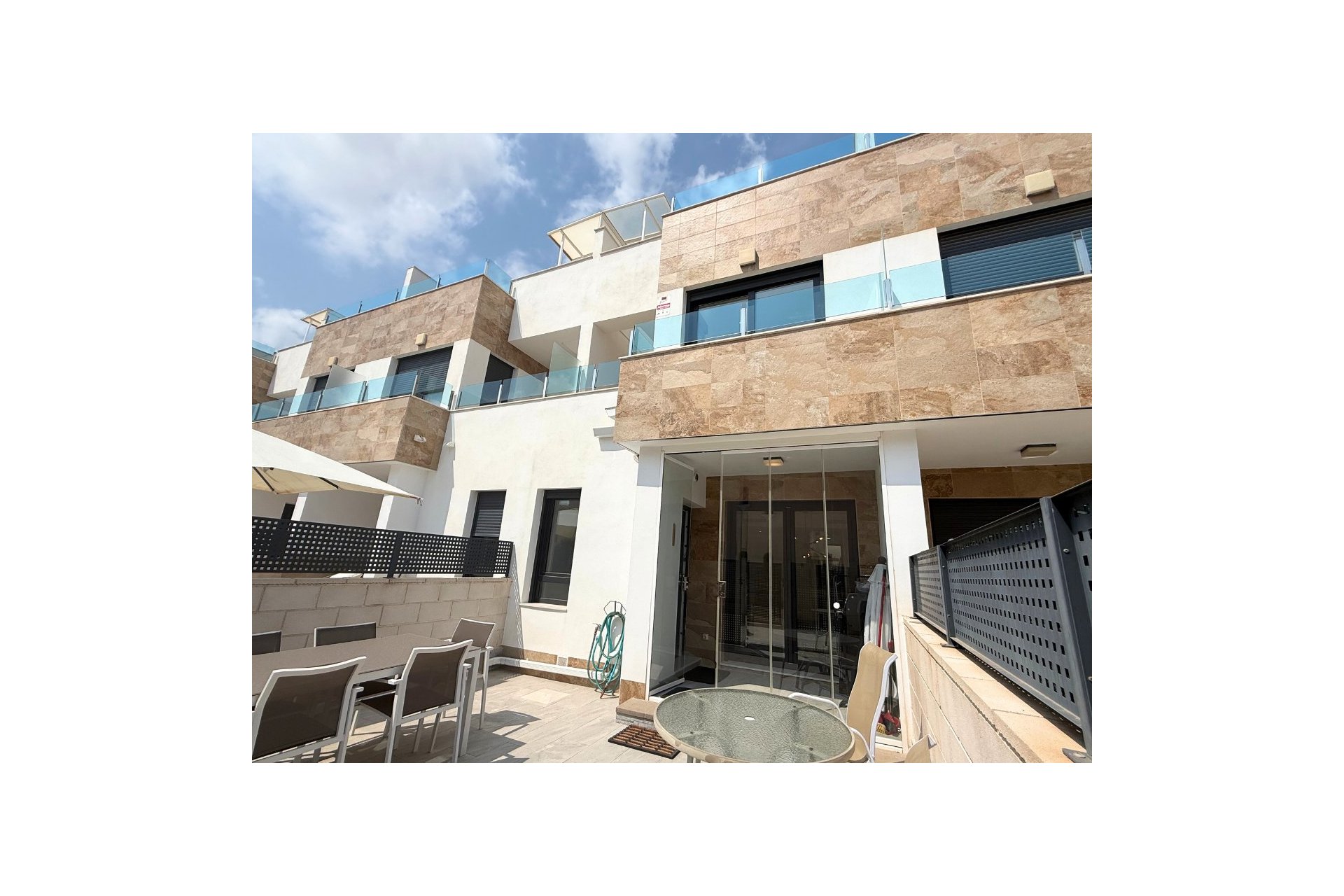 Resale - Townhouse -
Playa Flamenca