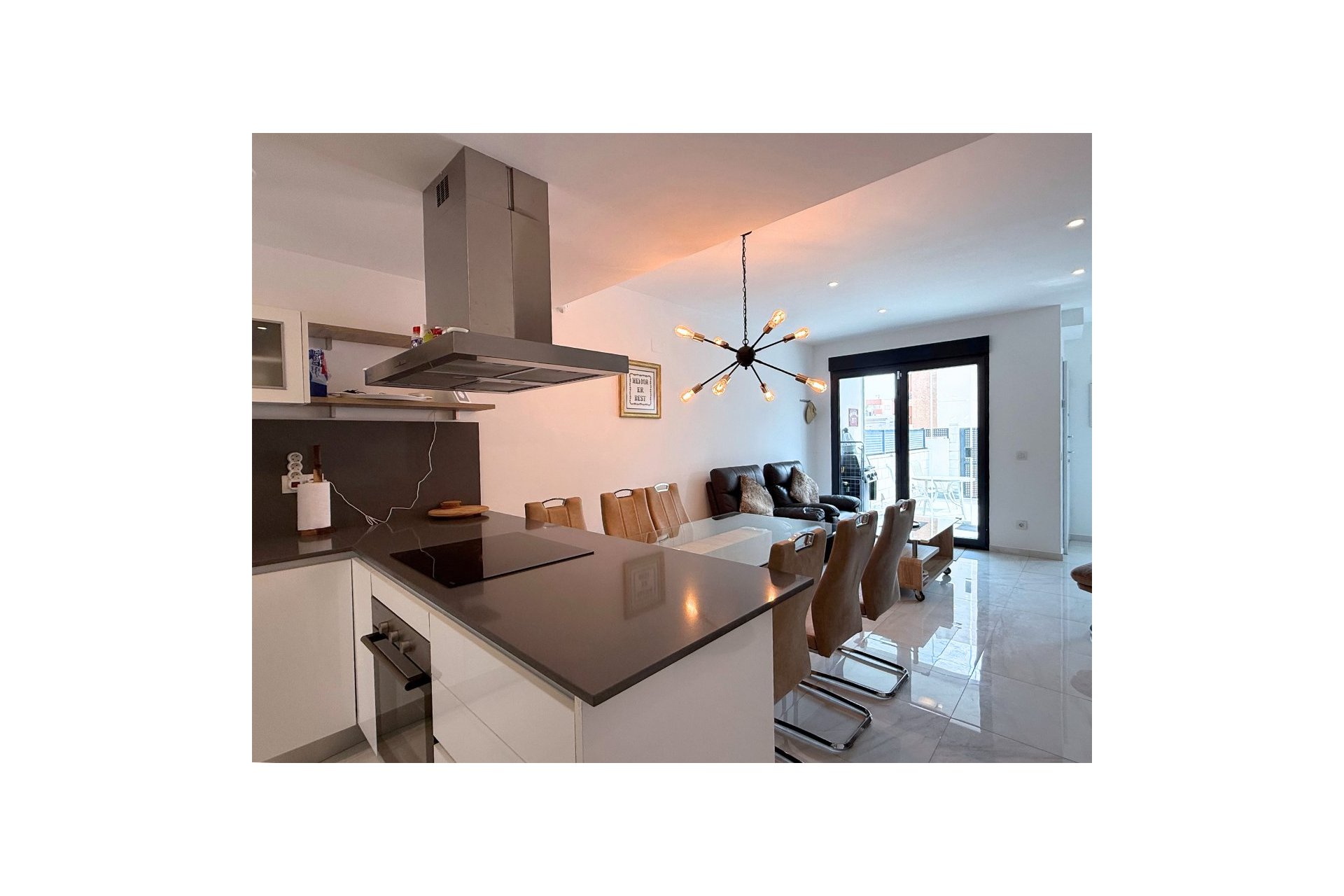 Resale - Townhouse -
Playa Flamenca