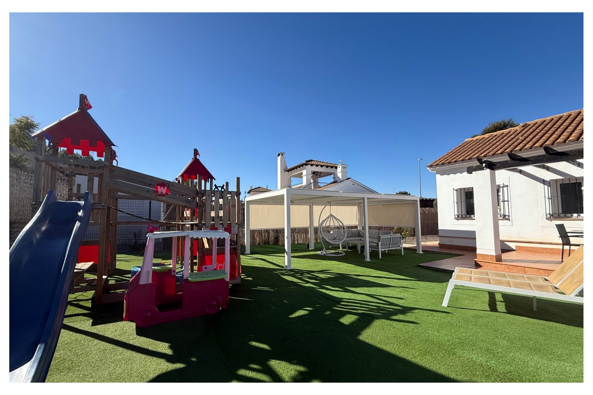 Resale - Villa -
Alhama