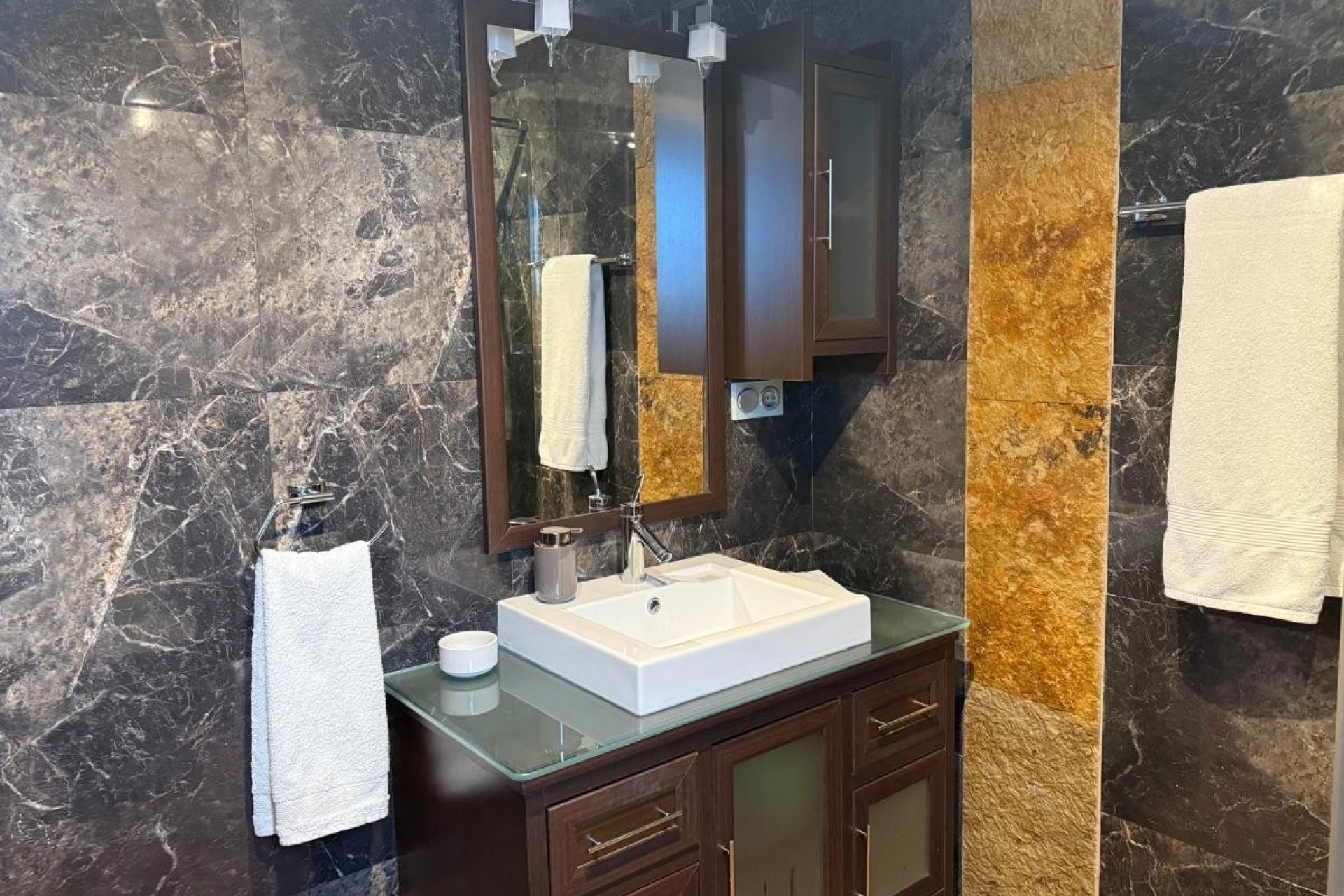 Reventa - Apartamento -
San Miguel de Salinas