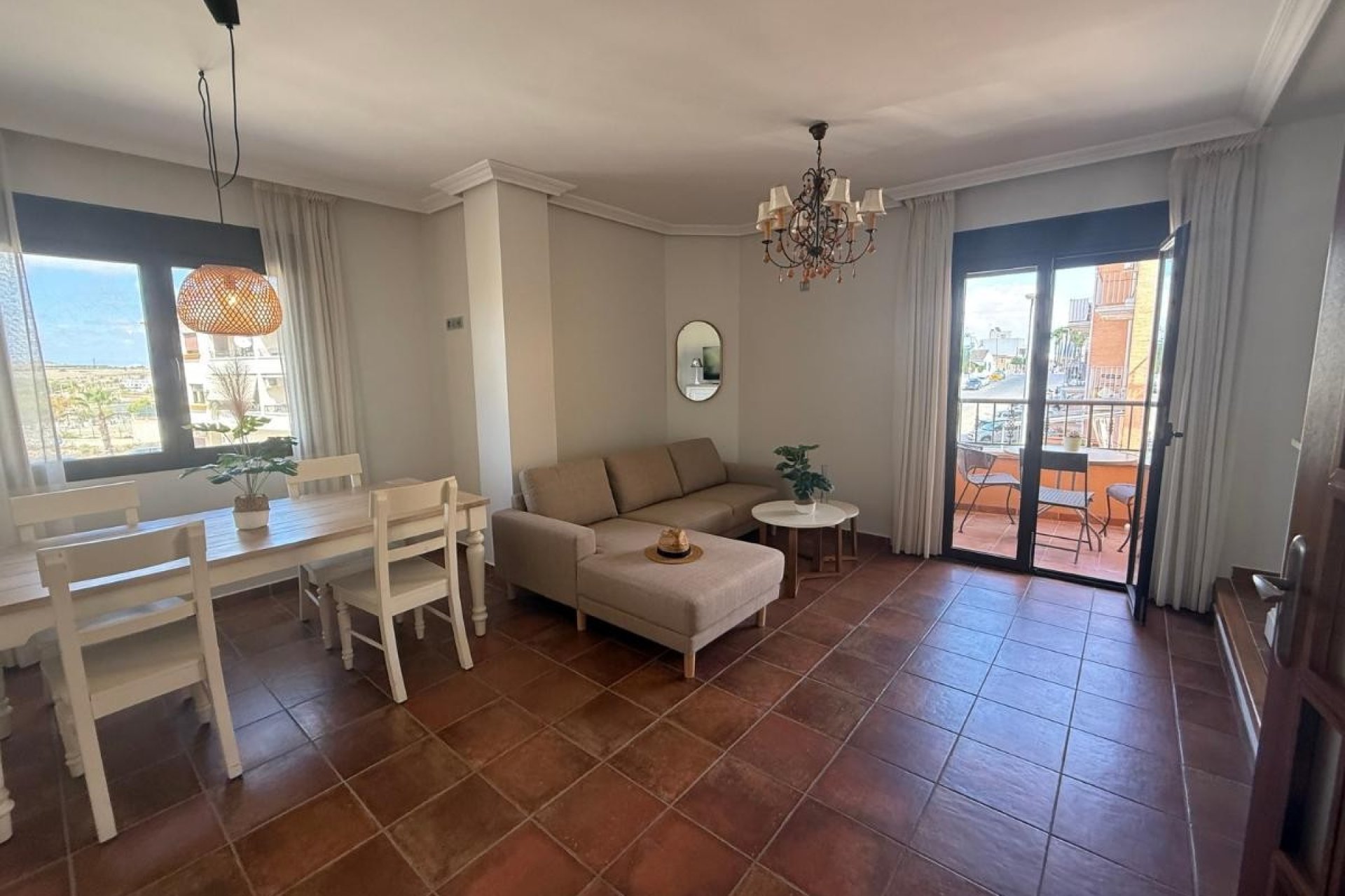 Reventa - Apartamento -
San Miguel de Salinas