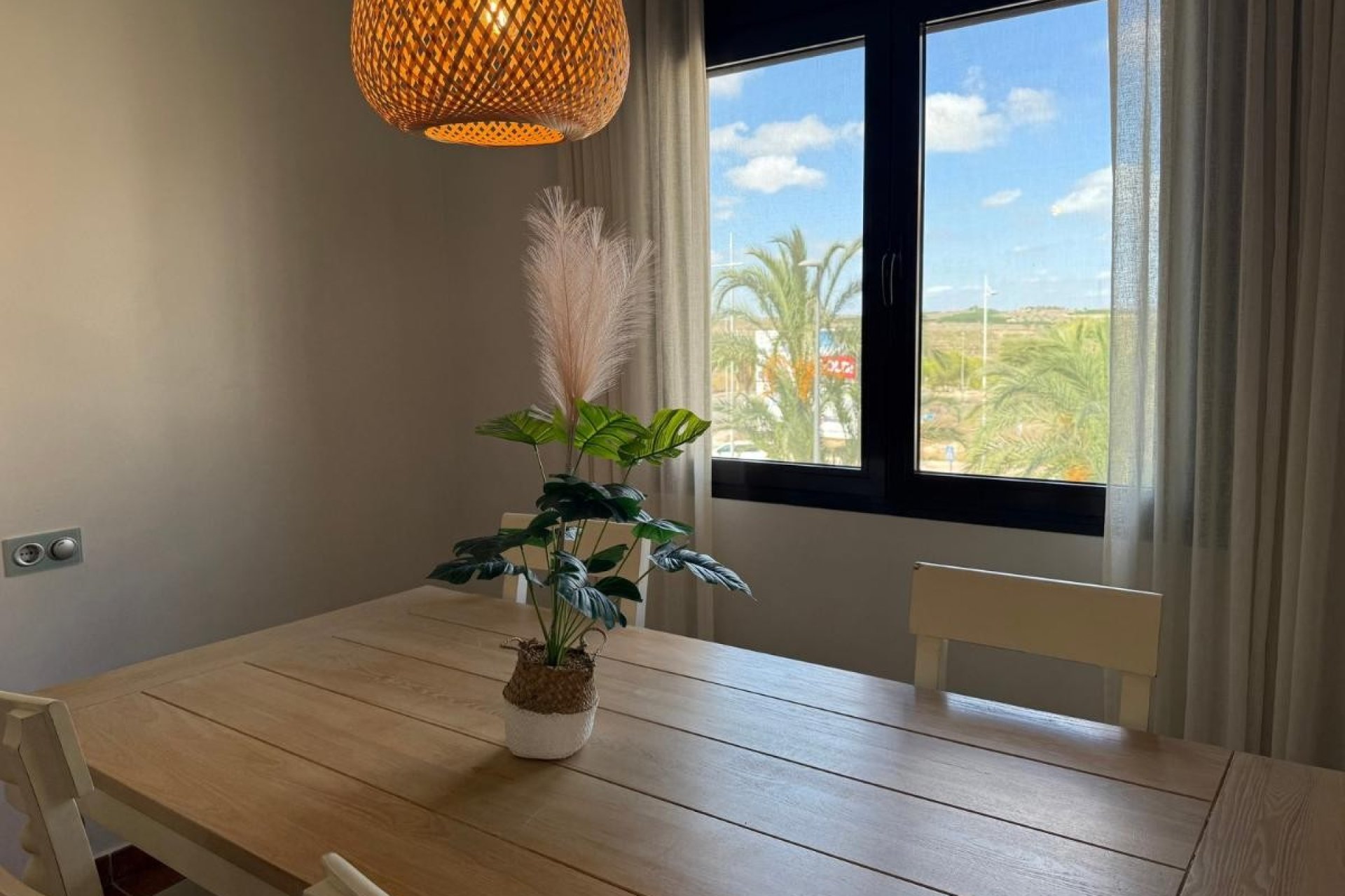 Reventa - Apartamento -
San Miguel de Salinas
