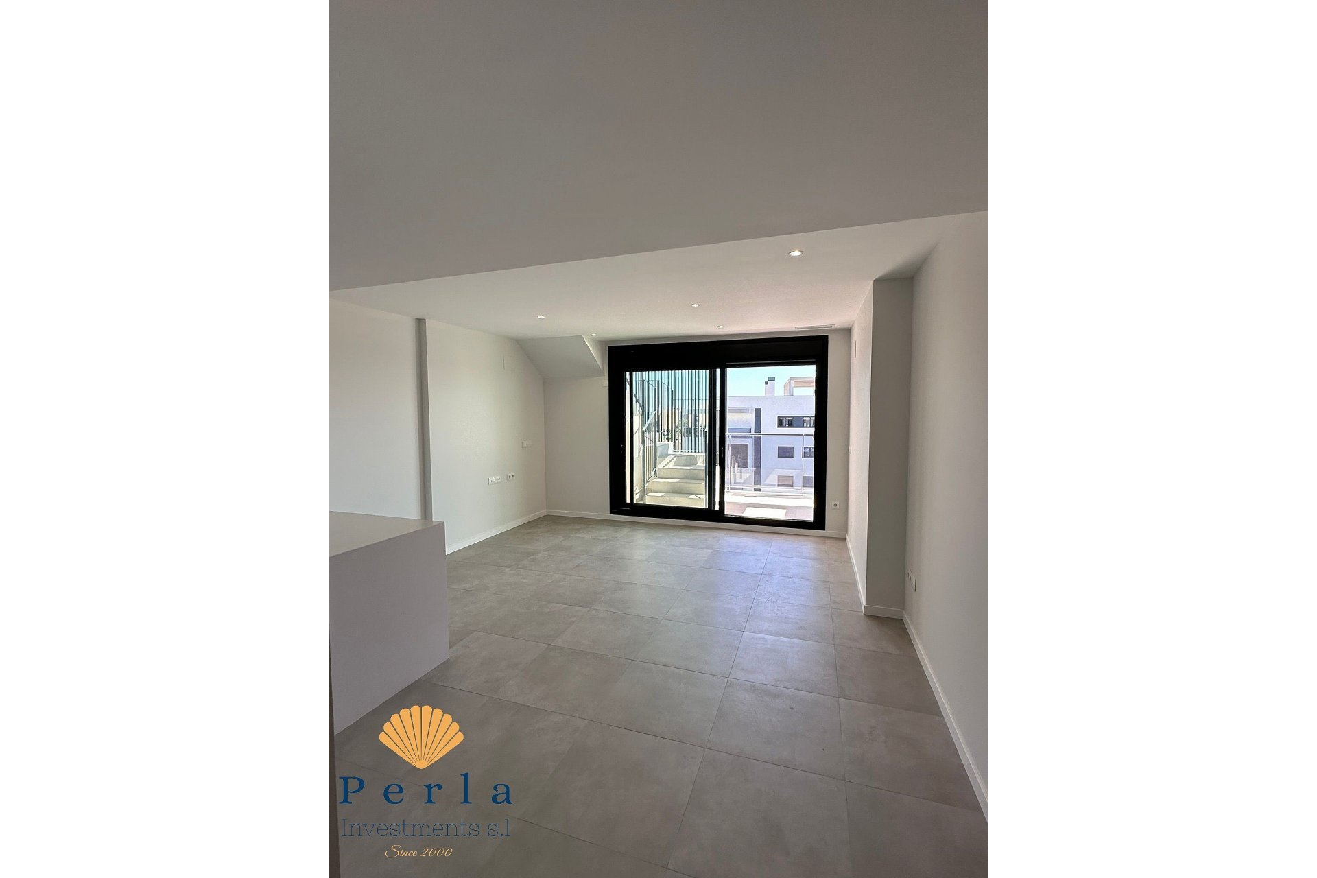 Reventa - Ático -
Campoamor