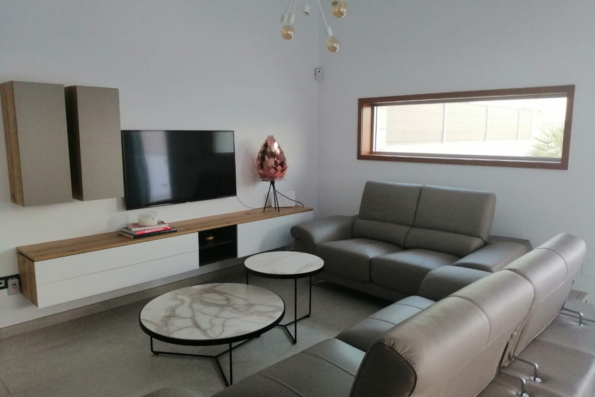 Reventa - Villa -
El Raso