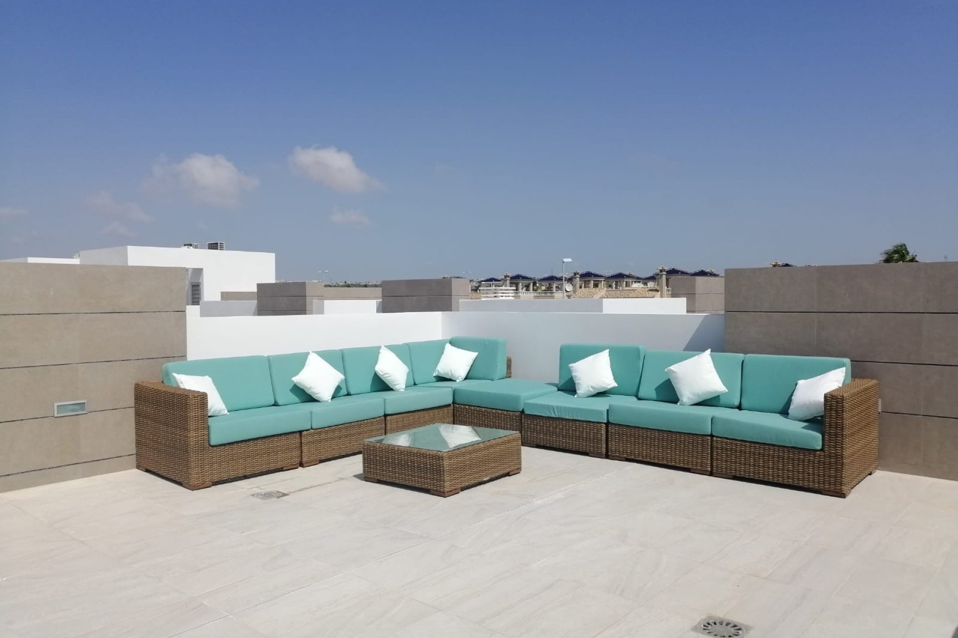 Reventa - Villa -
El Raso