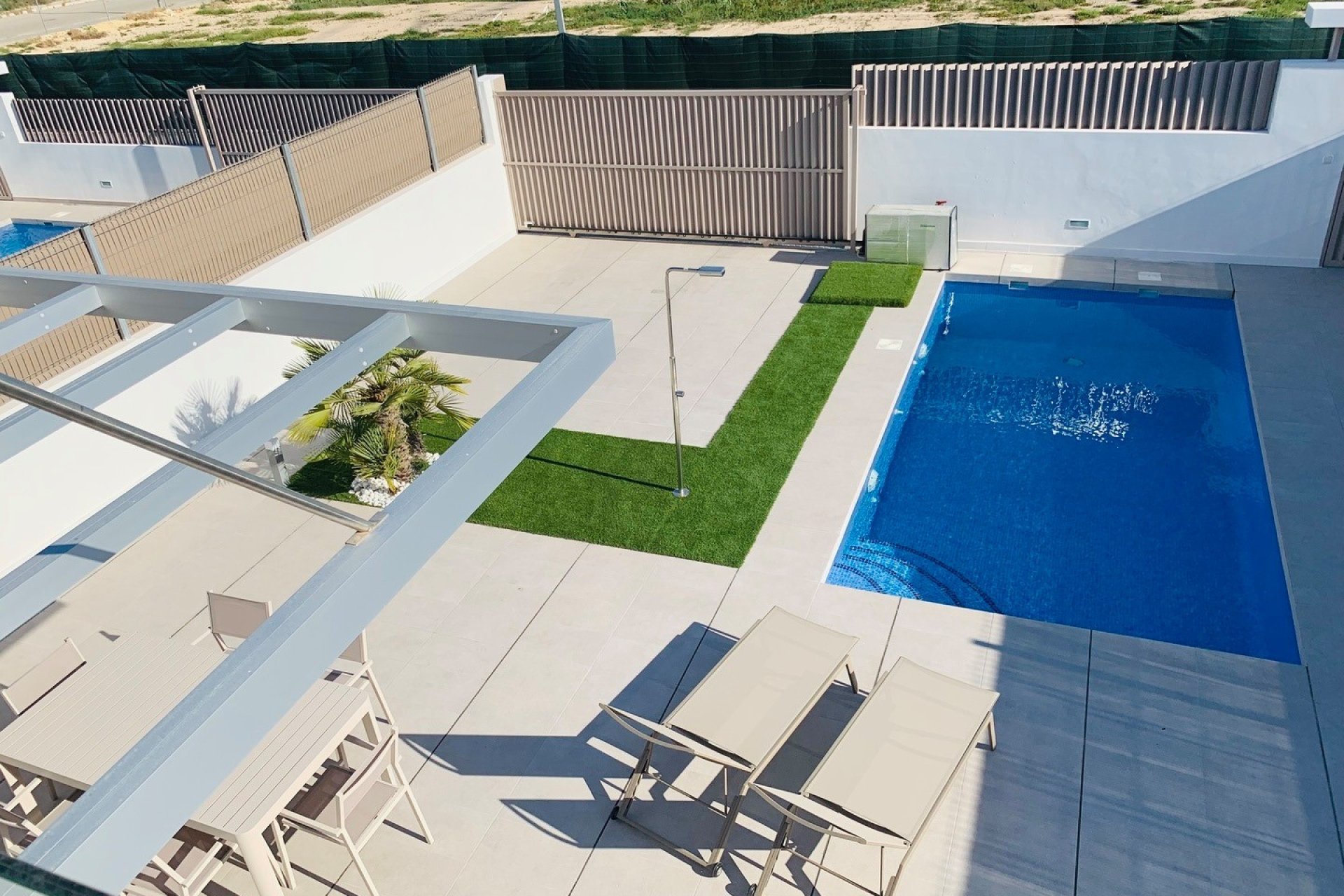 Reventa - Villa -
El Raso