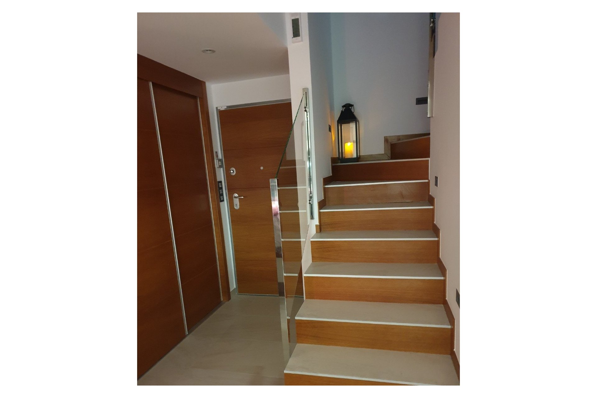 Reventa - Villa -
El Raso