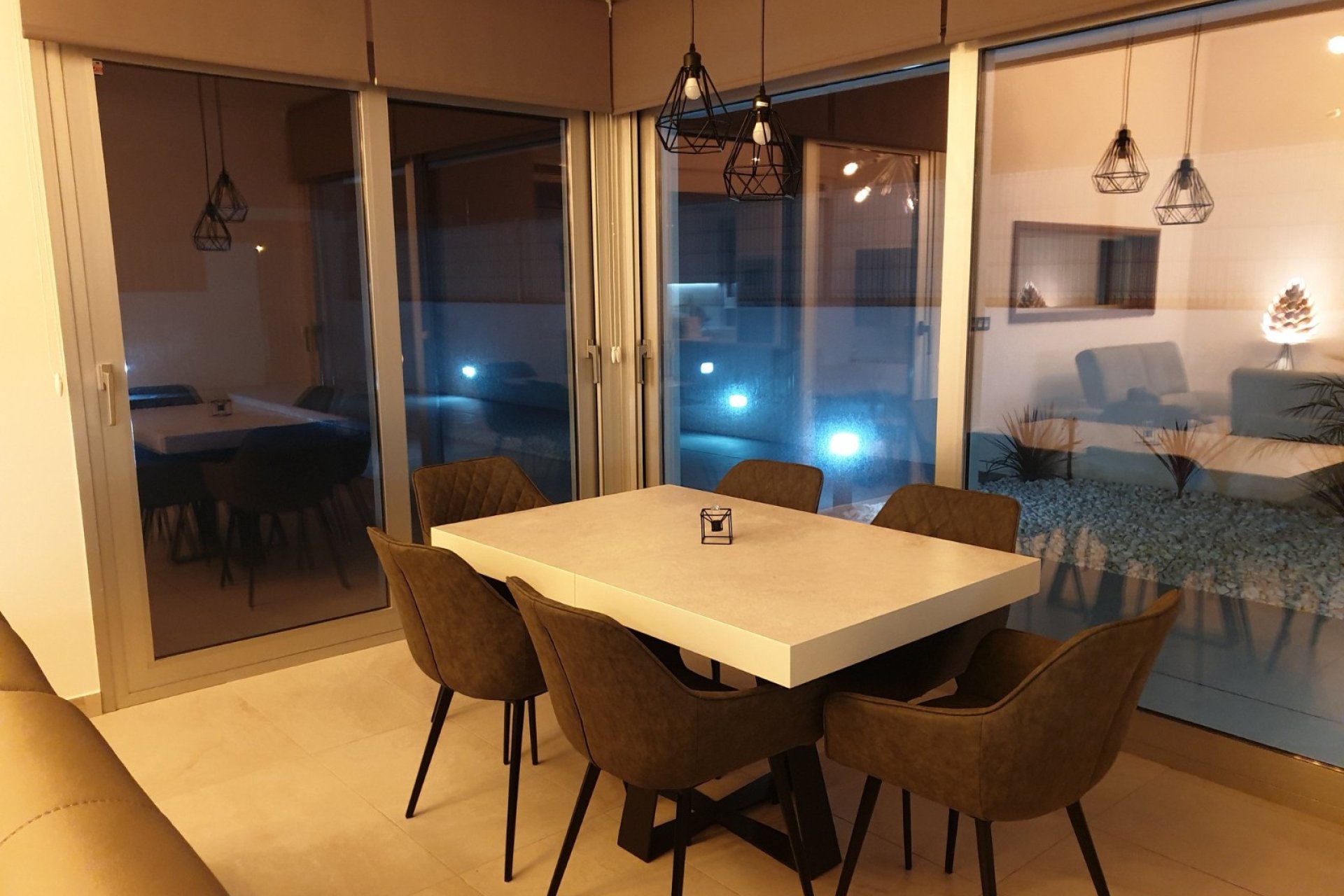 Reventa - Villa -
El Raso