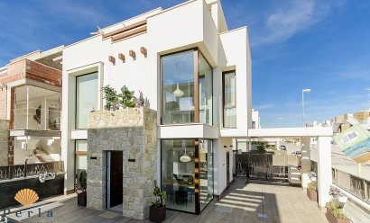 Villa - Obra nueva - Almería -
                Almería
