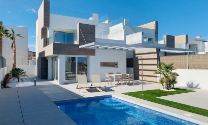 Villa - Resale - El Raso -
                El Raso