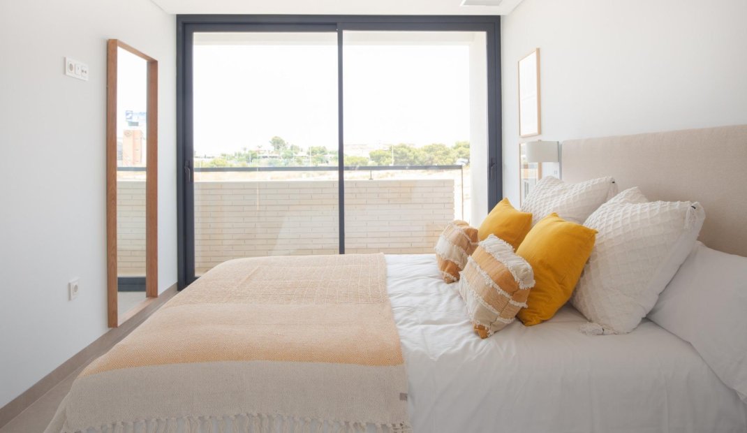 Obra nueva - Villa -
Orihuela Costa - Campoamor