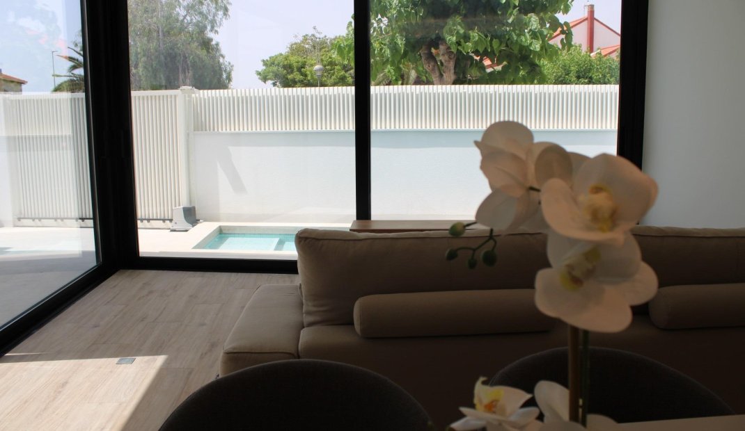 Obra nueva - Villa -
Pilar de la Horadada - Torre De La Horadada