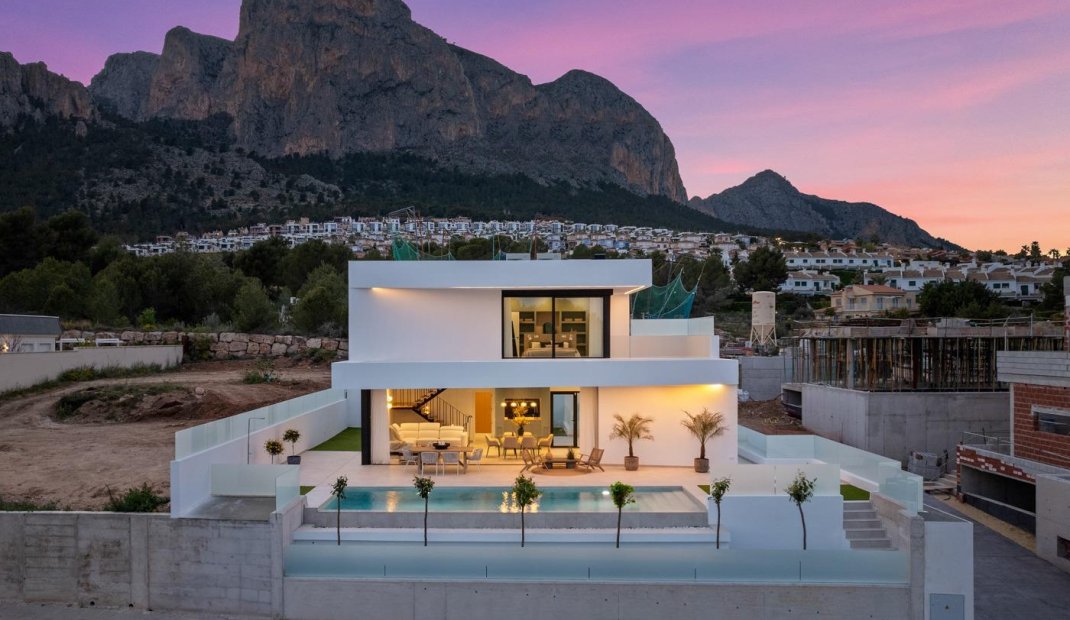 Obra nueva - Villa -
Polop - Urbanizaciones