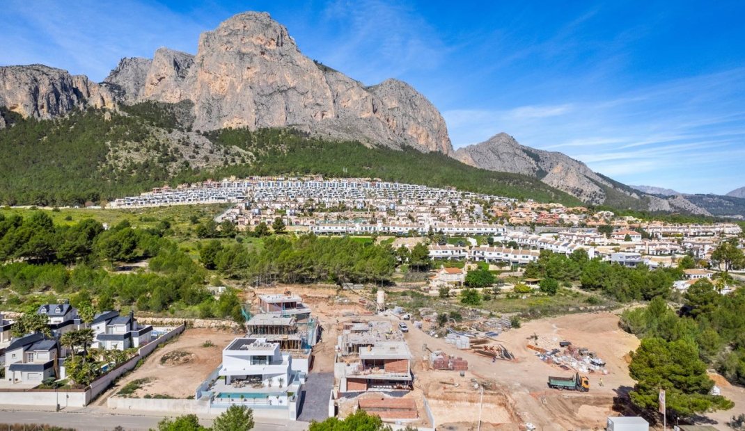 Obra nueva - Villa -
Polop - Urbanizaciones