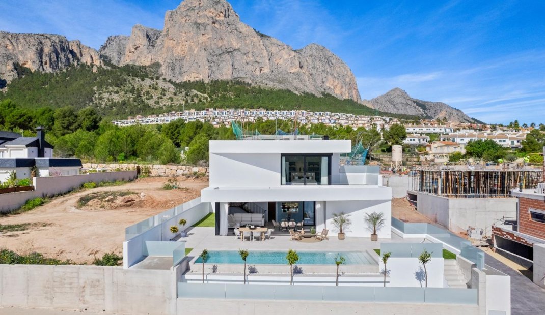 Obra nueva - Villa -
Polop - Urbanizaciones