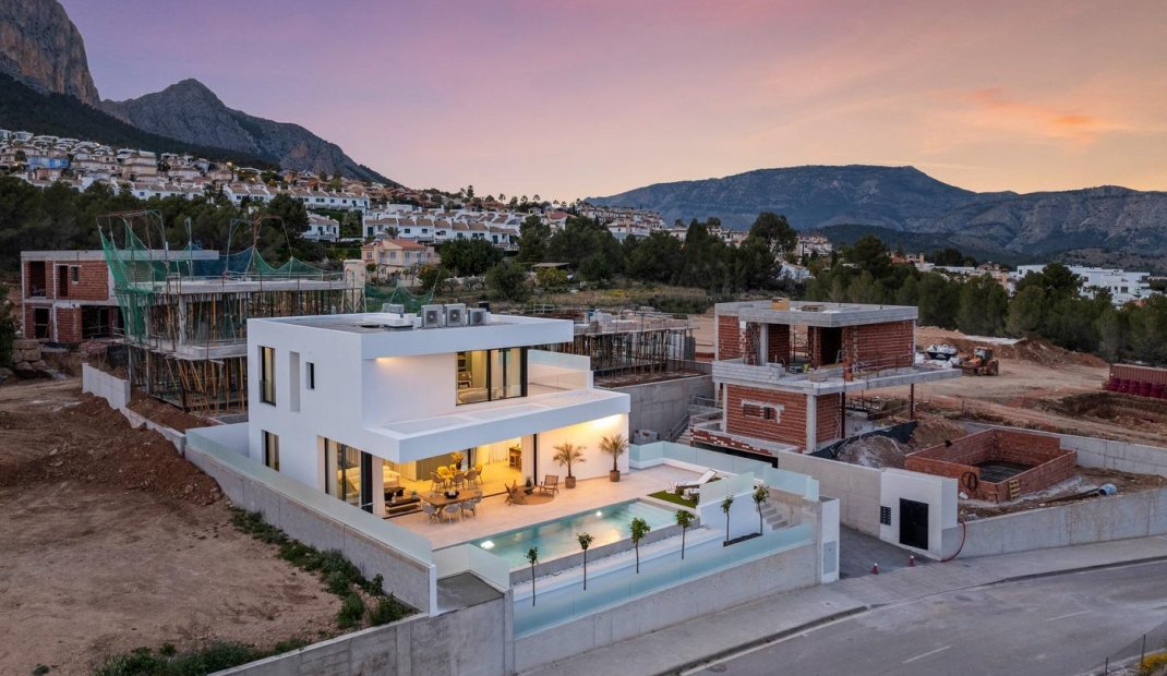 Obra nueva - Villa -
Polop - Urbanizaciones