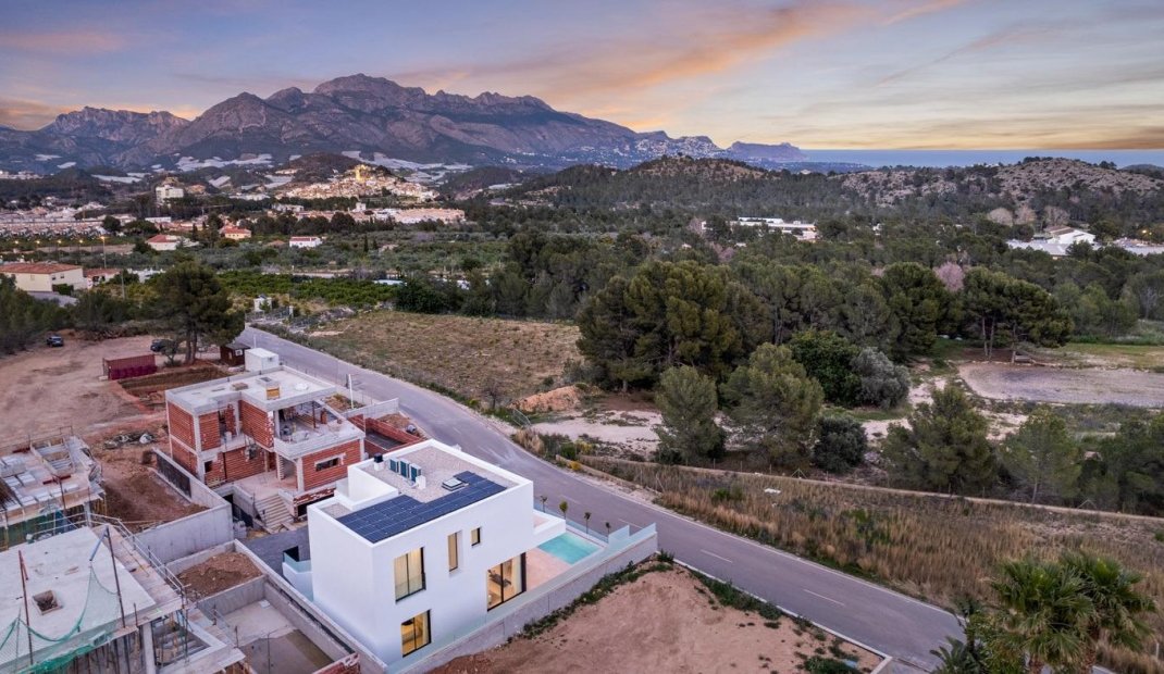 Obra nueva - Villa -
Polop - Urbanizaciones