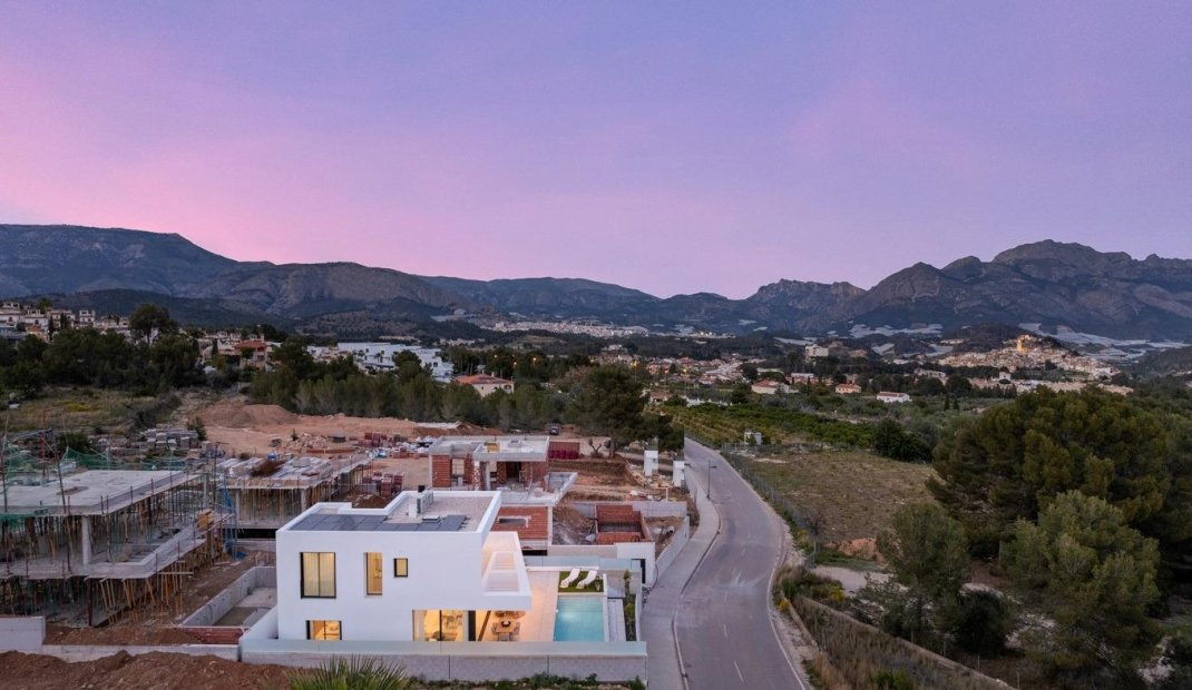 Obra nueva - Villa -
Polop - Urbanizaciones