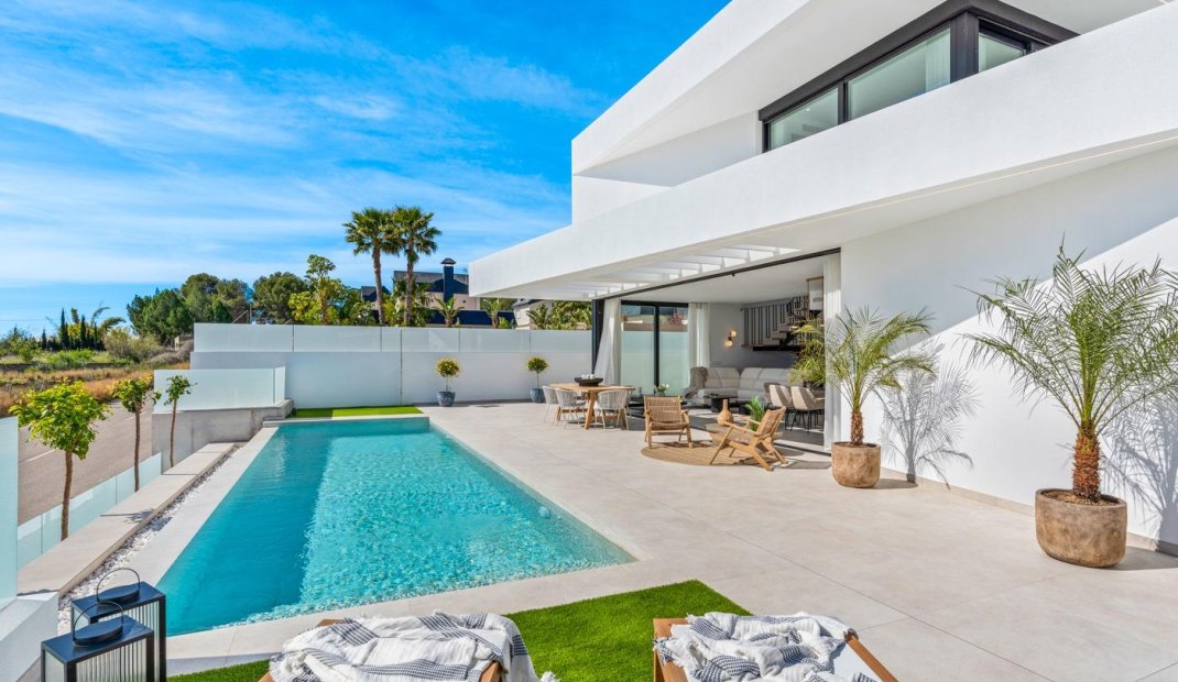 Obra nueva - Villa -
Polop - Urbanizaciones