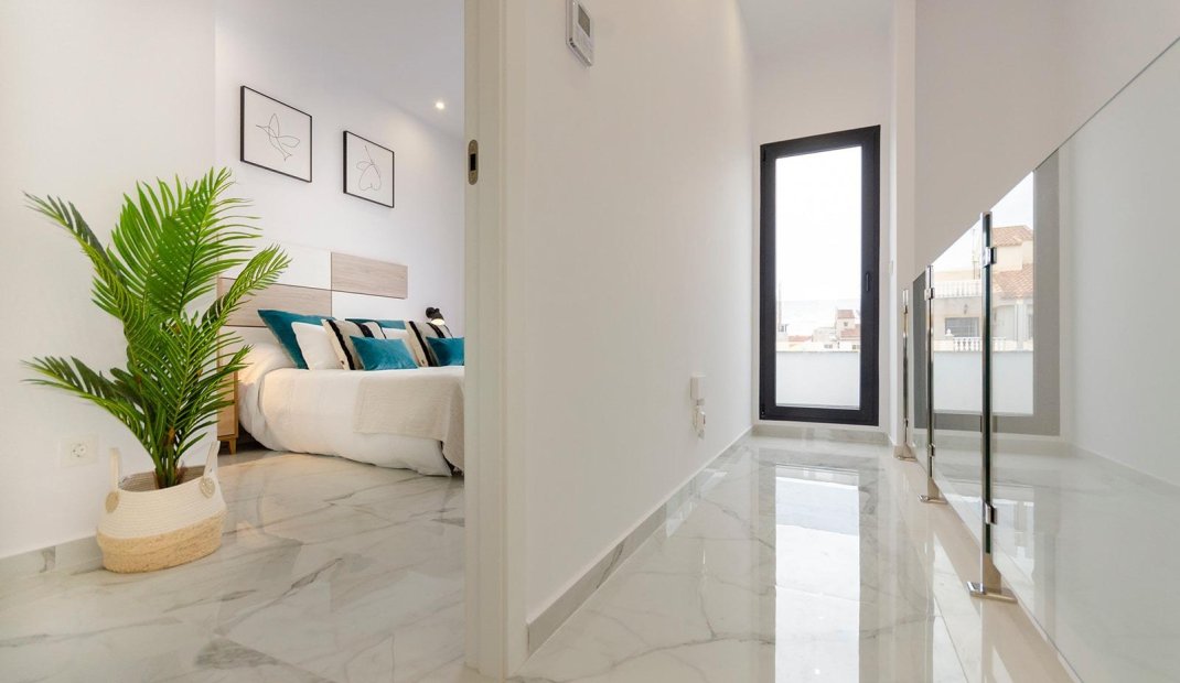 Obra nueva - Villa -
Torrevieja - Torretas