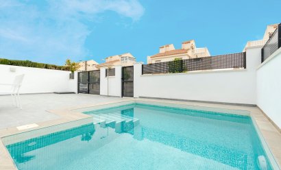 Obra nueva - Villa -
Torrevieja - Torretas