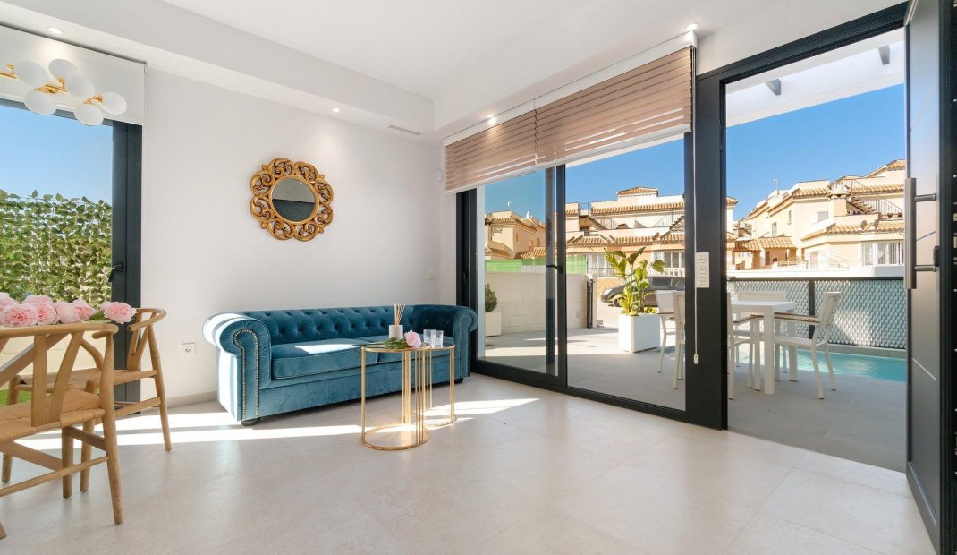 Obra nueva - Villa -
Los Montesinos - La Herrada