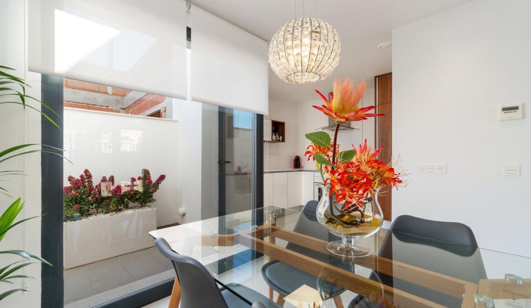 Obra nueva - Villa -
Los Montesinos - La Herrada