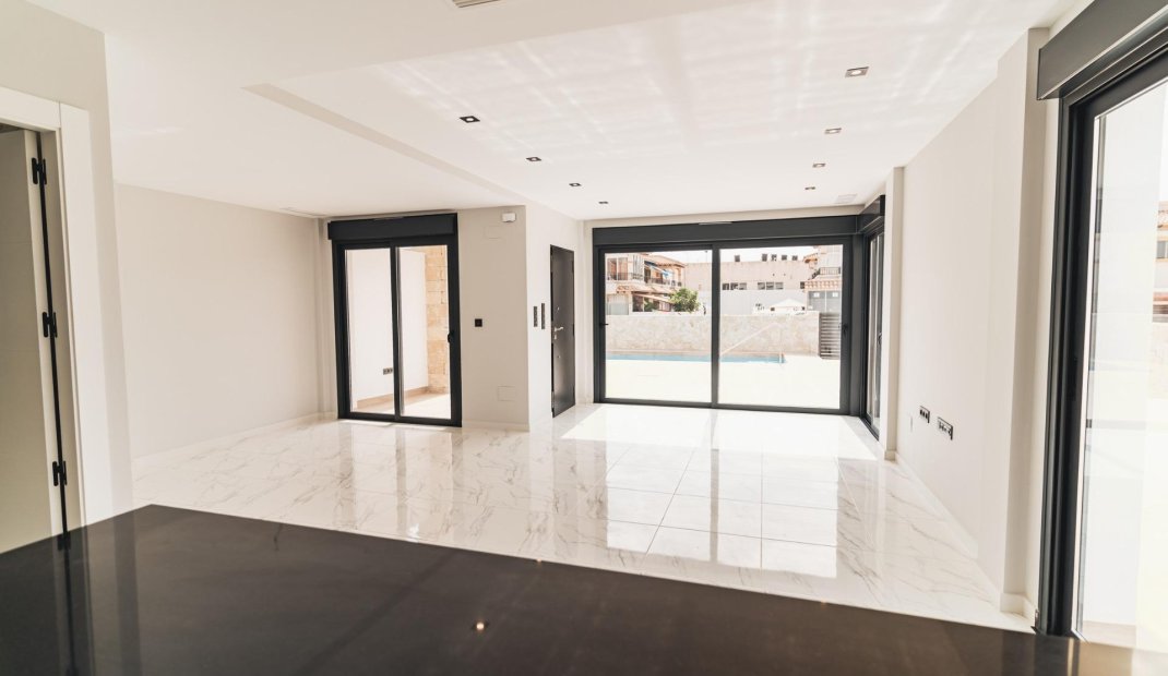 Obra nueva - Villa -
Orihuela Costa - Punta Prima