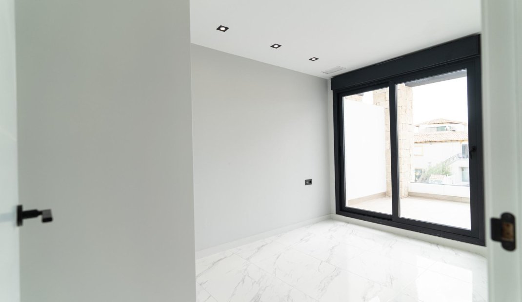 Obra nueva - Villa -
Orihuela Costa - Punta Prima