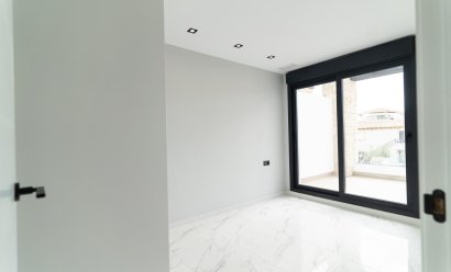 Obra nueva - Villa -
Orihuela Costa - Punta Prima