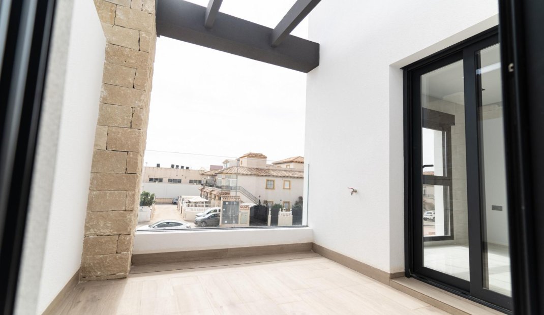 Obra nueva - Villa -
Orihuela Costa - Punta Prima