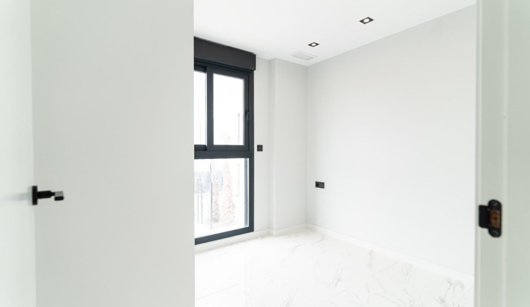 Obra nueva - Villa -
Orihuela Costa - Punta Prima