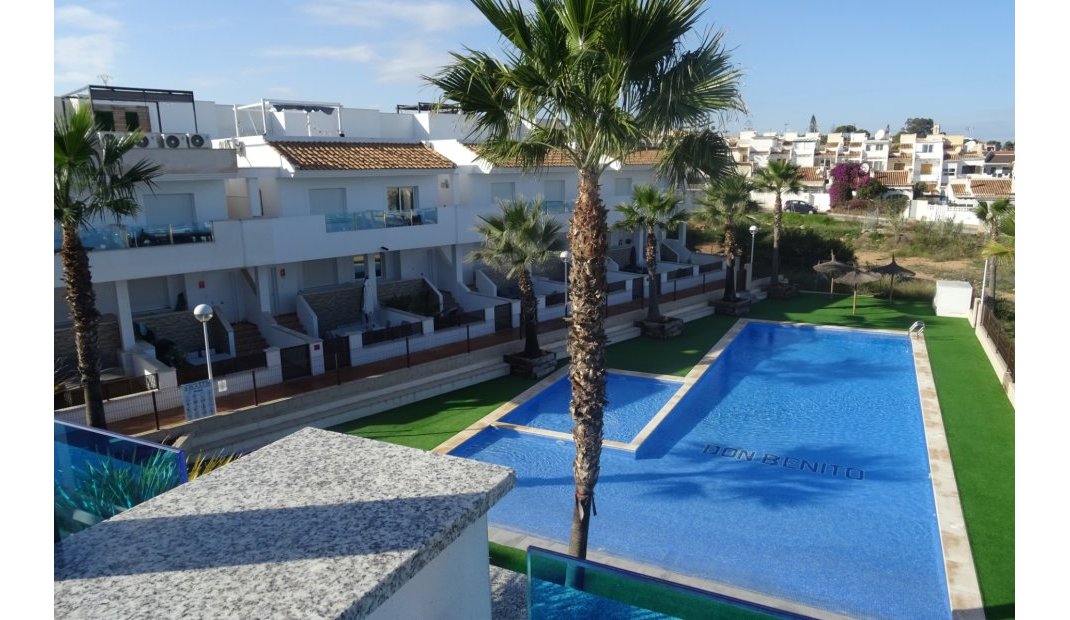 Reventa - Adosado -
Torrevieja - Los Balcones