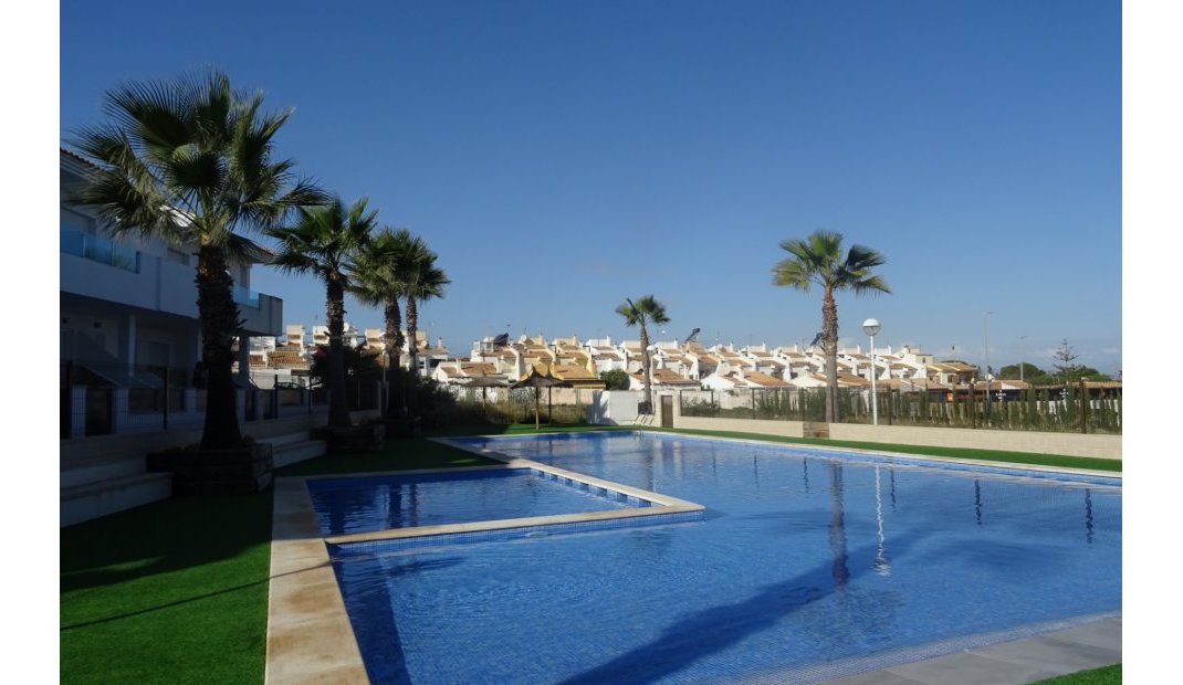 Reventa - Adosado -
Torrevieja - Los Balcones