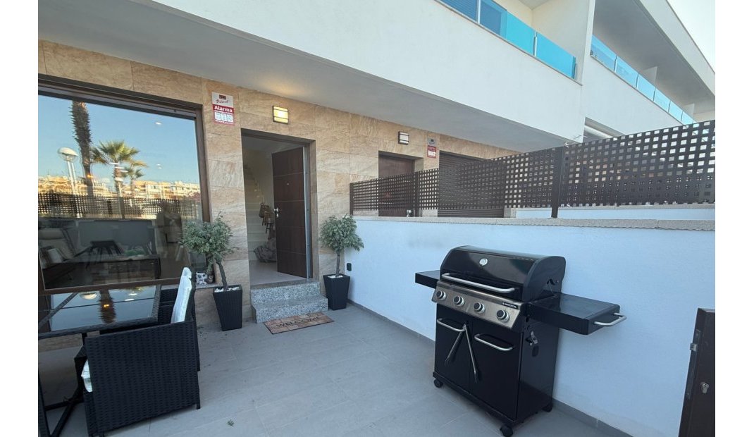 Reventa - Adosado -
Torrevieja - Los Balcones